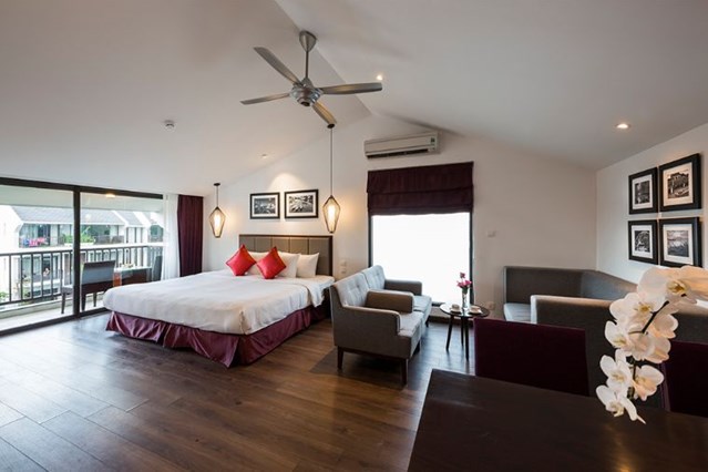 Family Suite with Pool & Garden view